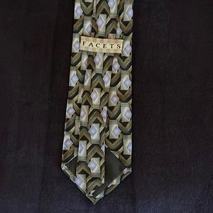 Facets Tie